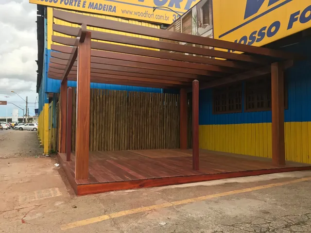 Pergolado de Pau-brasil e Maçaranduba
