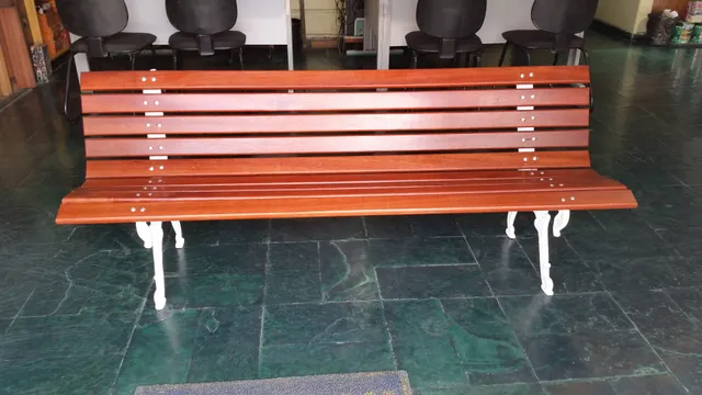 Banco de Madeira
