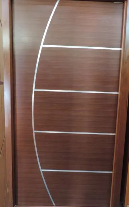 Ipê Escuro (Com detalhes em metal) — Portas de Madeira Wood Fort